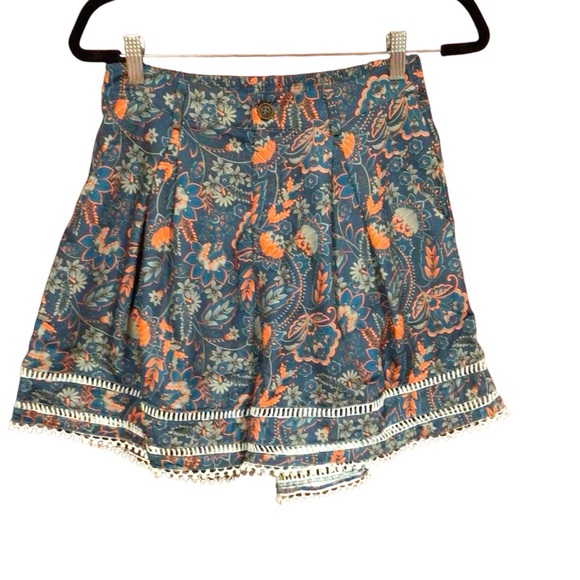 By Egreis Marisol floral high waisted shorts size medium - Picture 1 of 4